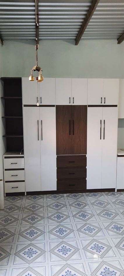 Mẫu tủ áo cao kịch trần siêu to khổng lồ 6