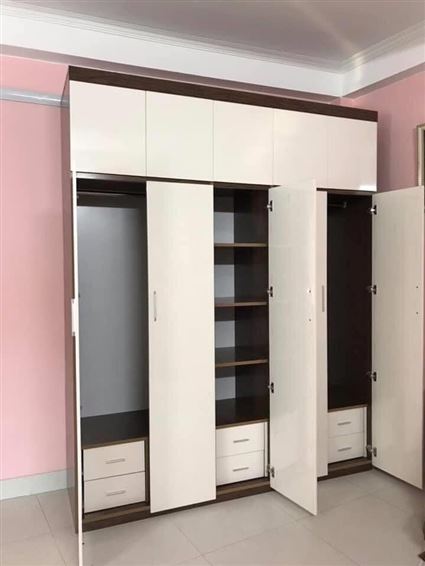 Mẫu tủ áo cao kịch trần siêu to khổng lồ 17
